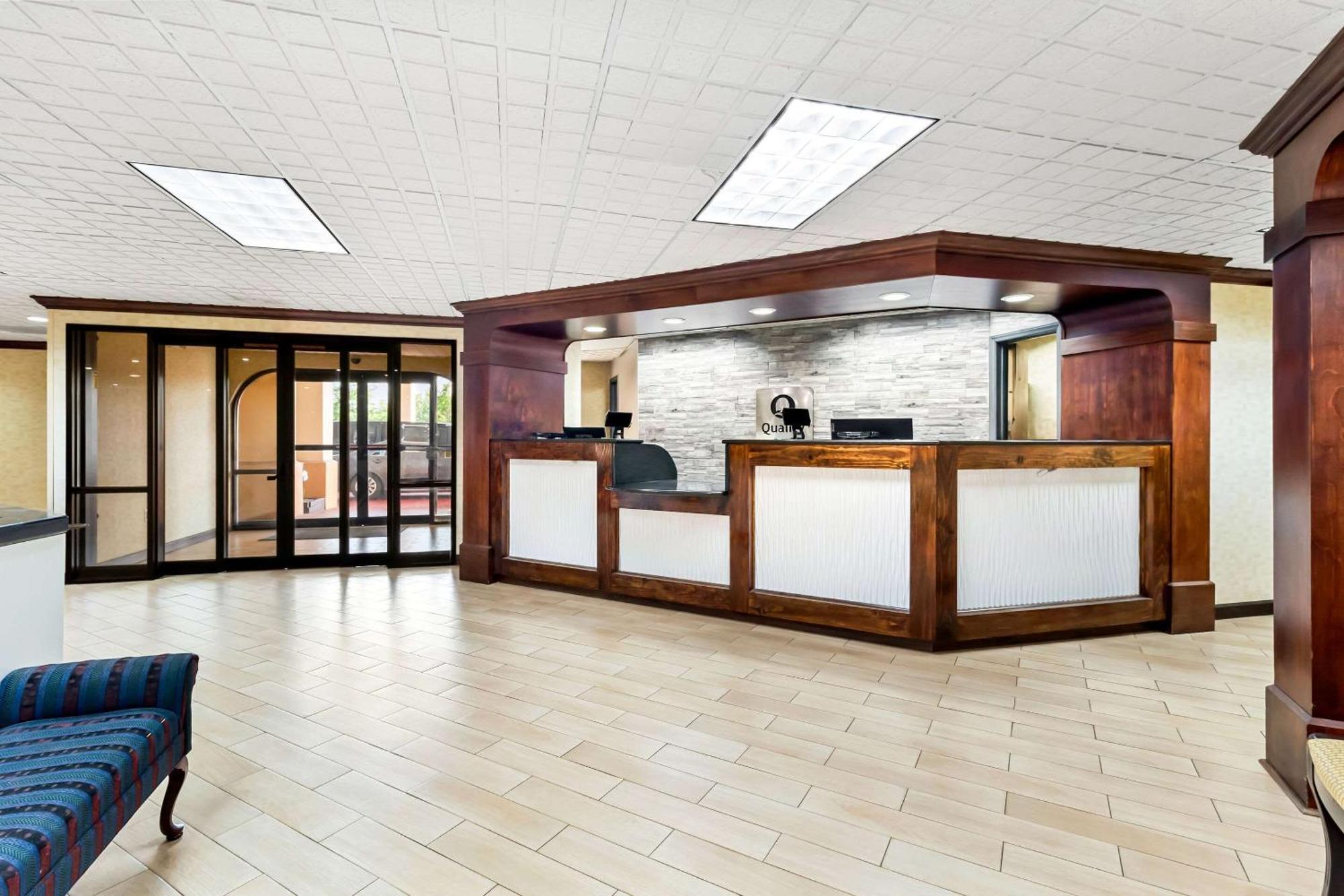 Quality Inn & Suites Florence Civic Center Exterior photo