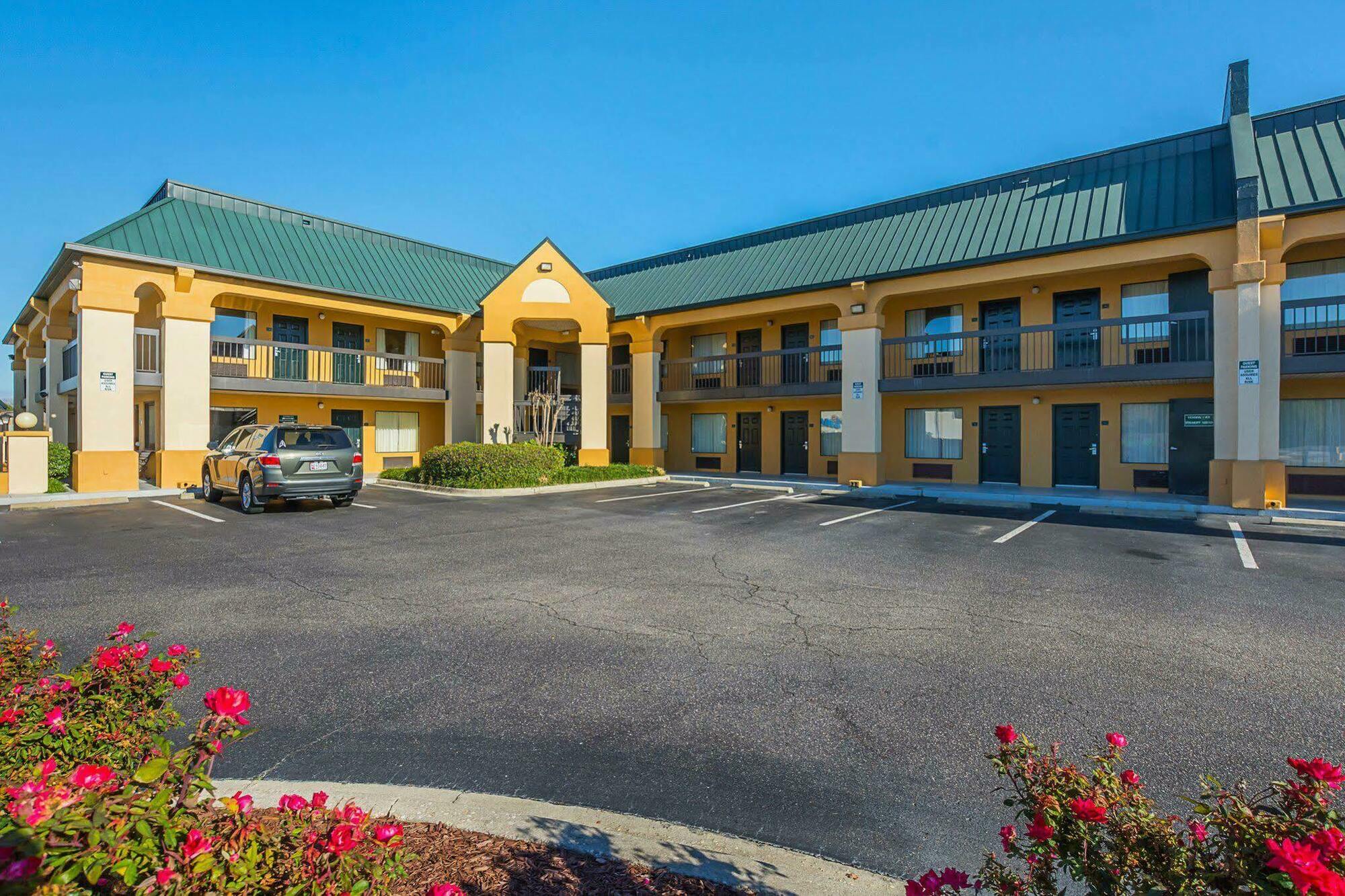 Quality Inn & Suites Florence Civic Center Exterior photo